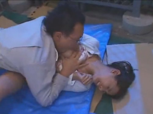 【小澤マリア】美人のハーフ女子アナをレイプ　救急隊員に腹にこぶしを入れられ号泣しながら無理やり犯された美女
