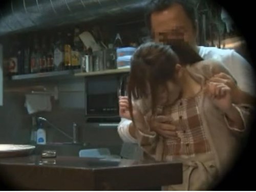 【麻倉憂】カフェでバイトする可愛い女の子を犯す店長　女の子は指示された事を拒否することはできない